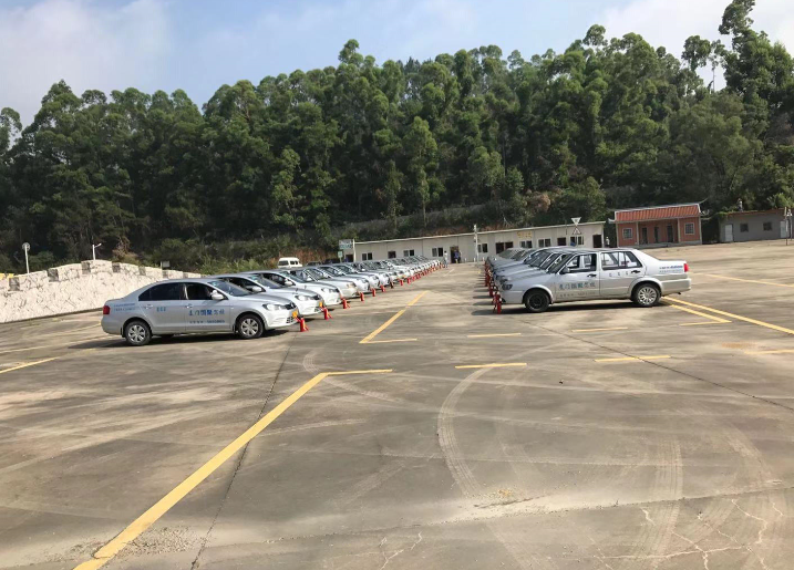 厦门鑫天厦驾校 专业训练与环保责任——兼论广播电视设备批发业务